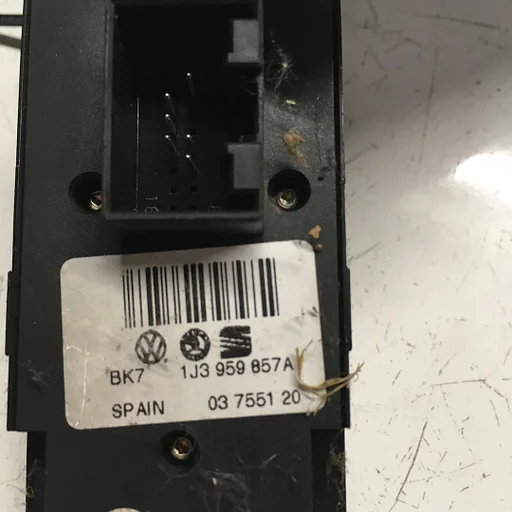 Skoda Fabia 1.2 12v 2004 2500134 5 drs  Raamschakelaar Linksvoor   1J3 959 857 A