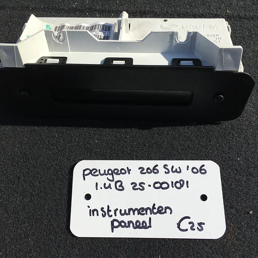 Peugeot 206 SW 1.4 Benzine 2006 2500181  Instrumentenpaneel