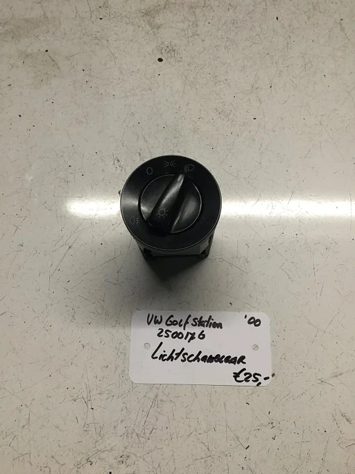 Vw Golf Station 2000    2500176  Lichtschakelaar   1C0941531