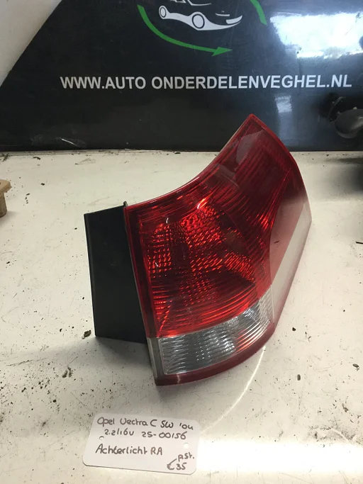 Opel Vectra C Station 2.2 16v 2004 2500116 Achterlicht Rechtsachter of Linksachter