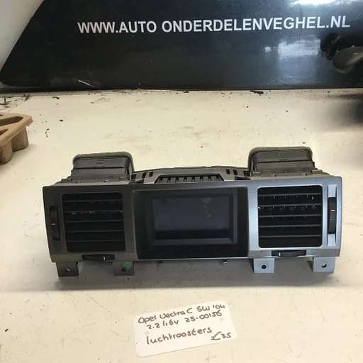 Opel Vectra C Station 2.2 16v 2004 2500116  Instrumentenpaneel met luchtroosters