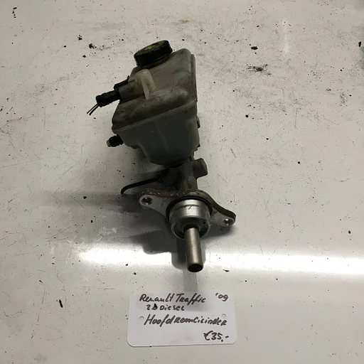 Renault Traffic 2009 2.0 diesel  Hoofdremcilinder