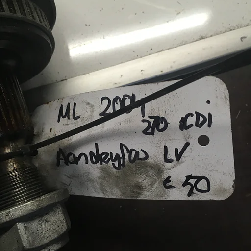 Mercedes ML 270CDI 2004 Aandrijfas Linksvoor of Rechtsvoor