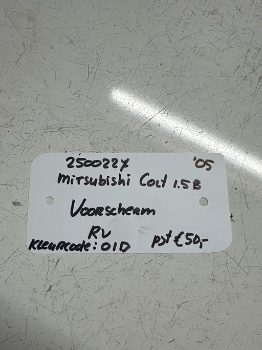 Mitsubishi Colt 1.5B kleurcode: 01D  2005 2500227 Voorscherm Rechtsvoor