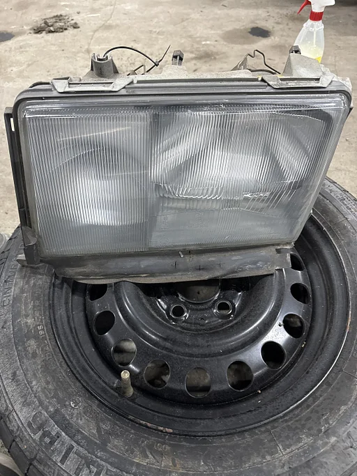 Mercedes W124 1985 Koplamp Bosch Linksvoor 1