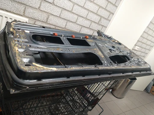 Mercedes w124 Coupe links voor deur kleur 199 zwart