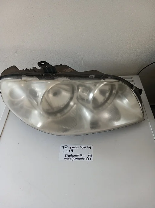 Fiat Punto 3drs 1.2B Koplamp LV of RV '05