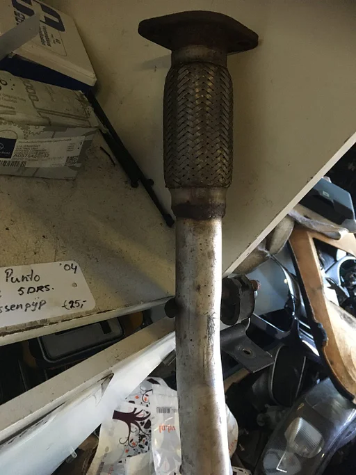 Fiat Punto  5drs.  '04 tussenpijp