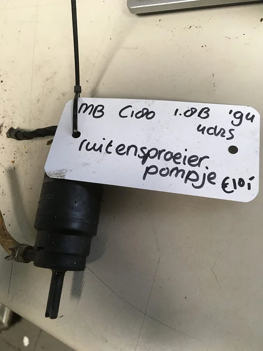 Mercedes C180 '94  1.8 B    ruitensproeierpompje