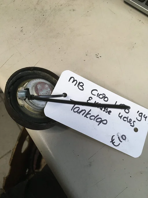 Mercedes C180 '94  1.8 B    Tankdop