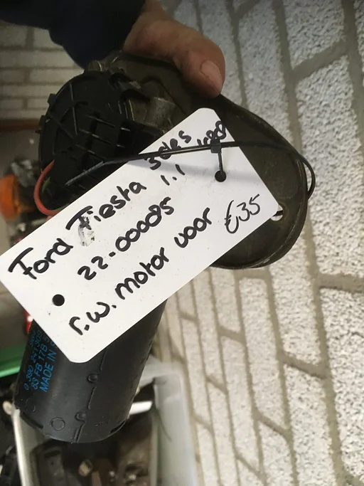 Ford fiesta 1988 ruitenwissermotor voor