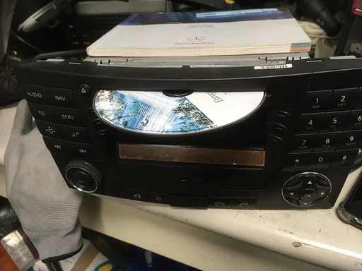 Mercedes w211 bwjr '06 radio navigatie radio