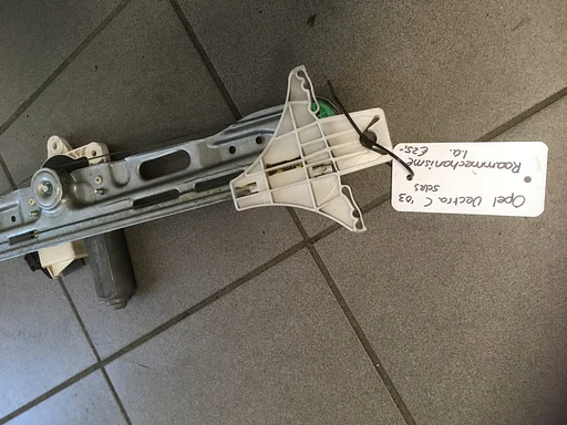 Opel Vectra C bwjr'03 5drs electr raammech. LA