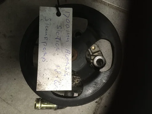 Toyota avensis 1.8 16v stuurpomp