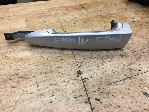 Deurgreep BMW E90 E91 links voor TITANSILVER