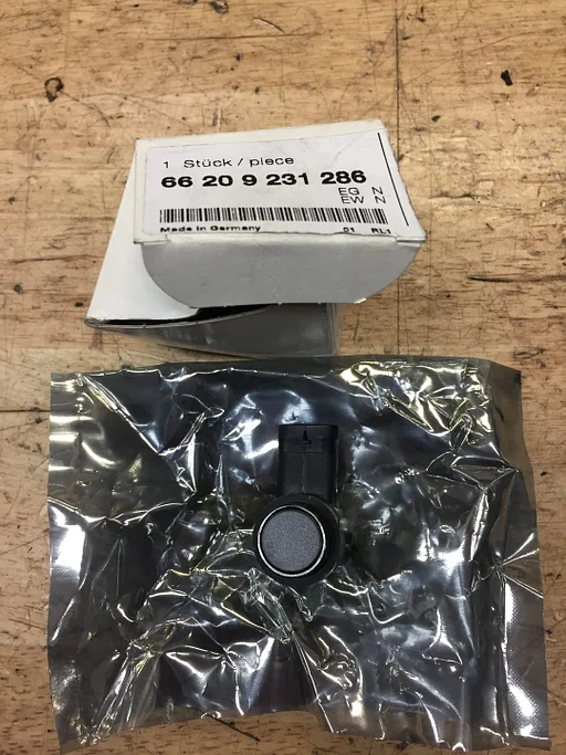 PDC sensor BMW X3 E83 oe  66209127800  66209270500 Orgineel BMW  Nieuw !