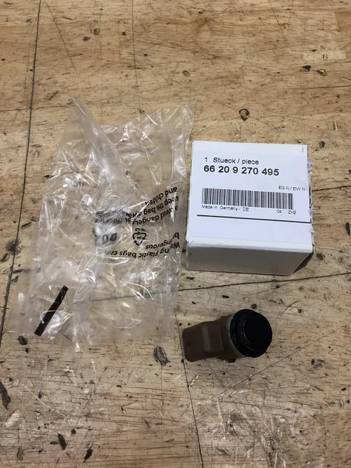 PDC sensor nieuw orgineel BMW oe 66209270495 F07 F10 F11 F06 F12 F13 X3 X5 X6