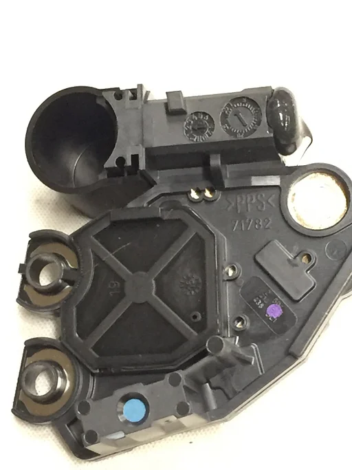 Spanningsregelaar BMW oe 1231760377 voor veel BMW  modellen !