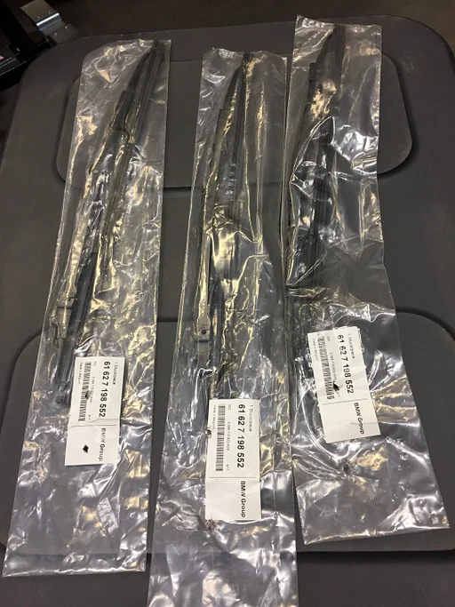 Ruitenwisser achterraam BMW E61 origineel BMW en Nieuw  oe 61627198552