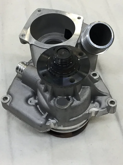 Waterpomp BMW E87 120I  E90  120I  oe 17046139 Org nieuw BMW