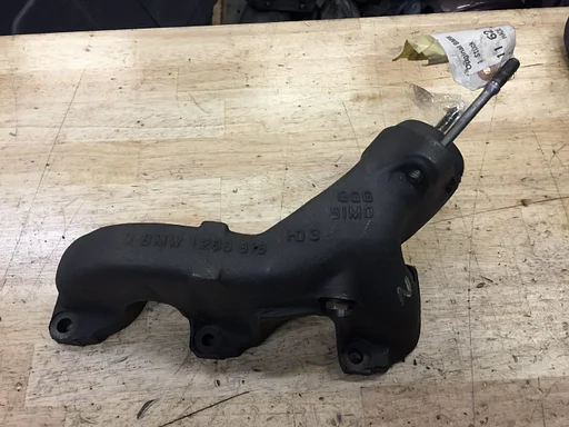 Uitlaatspruitstuk BMW E34 E24 E32 oe 11621289275 Origineel BMW Nieuw