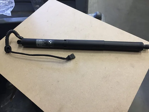 Achterklep spindel BMW X5 F15 M85 oe 51247294469 org en nieuw BMW