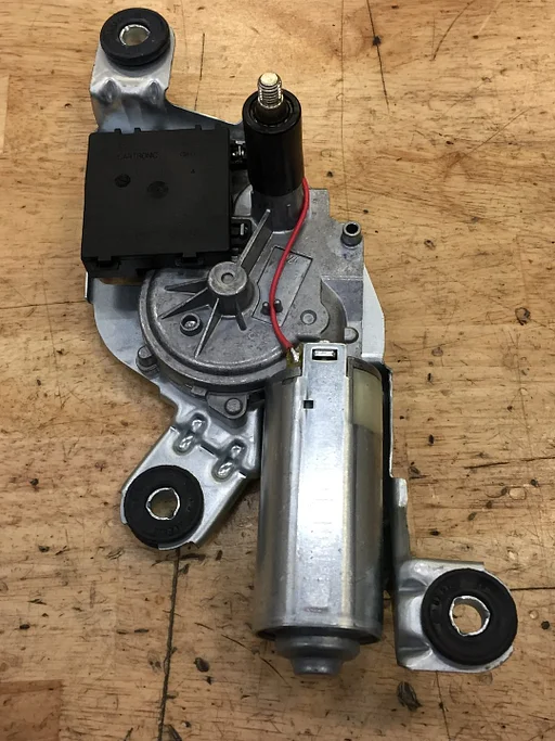 Ruitenwissermotor achterraam BMW X3 E81 oe 67636917907 Nieuw BMW