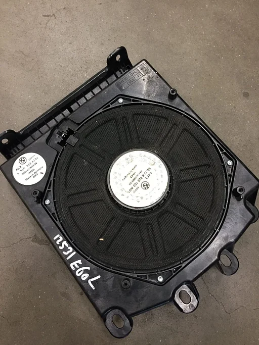 Speaker Subwoofer BMW E60 E61 links onder stoel