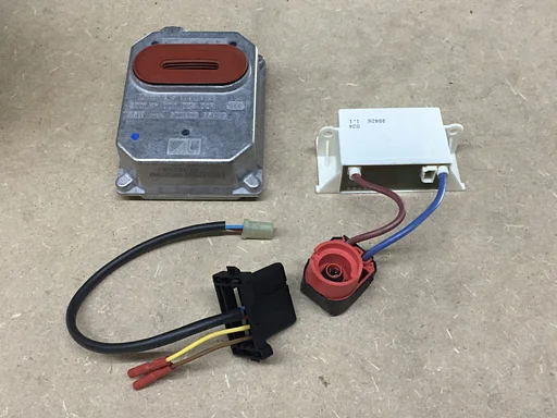 Xenon( ombouw) set BMW E32 E38 oe 63126904162 org bmw