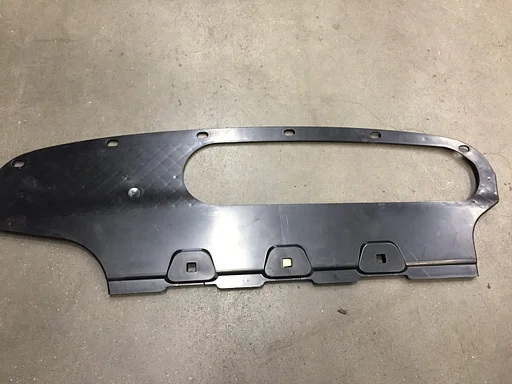 Bodemplaat achter BMW 5" F10 oe 51127228516 org nieuw bmw