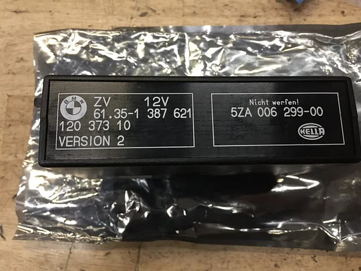 Comfort module BMW E36 oe 61351387621 NIEUW