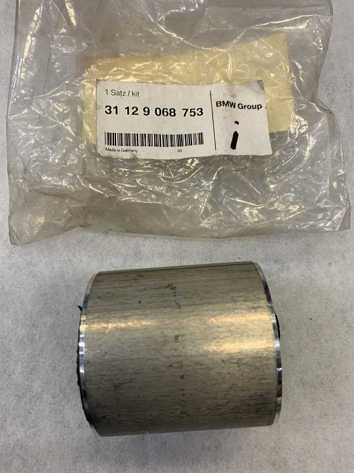 Draagarm rubber silent BMW E39 oe 31129068753
