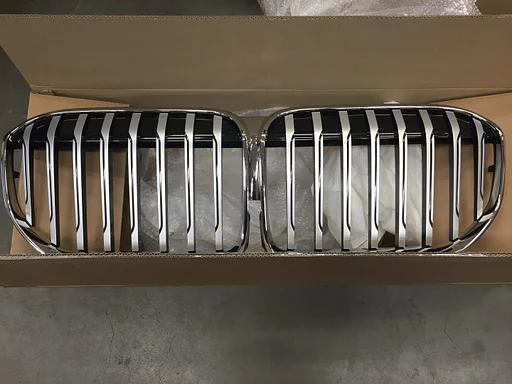 GRILL / NIEREN BMW G11 G12 LCI OE 51137475318