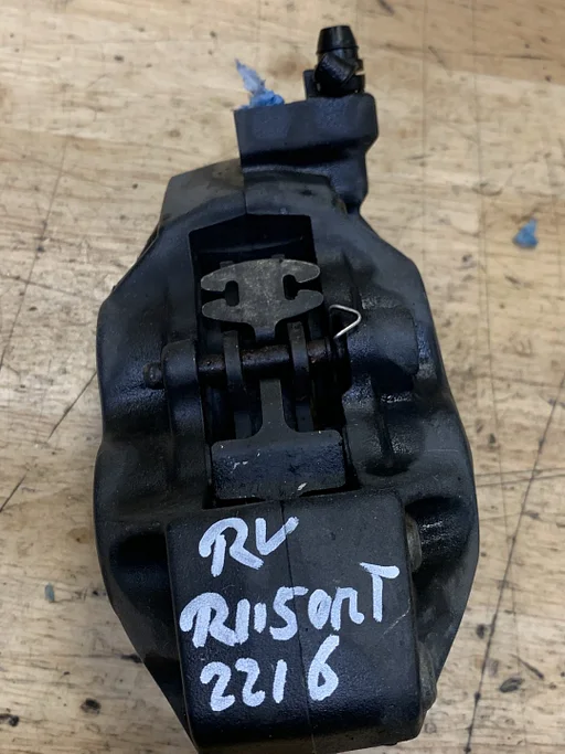 REMKLAUW RECHTS VOOR BMW R en K moddelen OE 34117670392