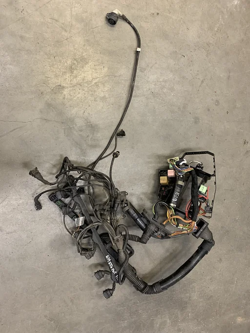 MOTOR KABELBOOM BMW E39 523I AUTOMAAT