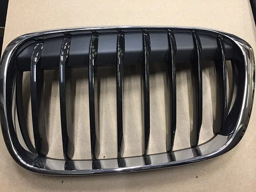 GRILLE LINKS VOOR BMW X1 F48 SPORTLINE OE 51117383363
