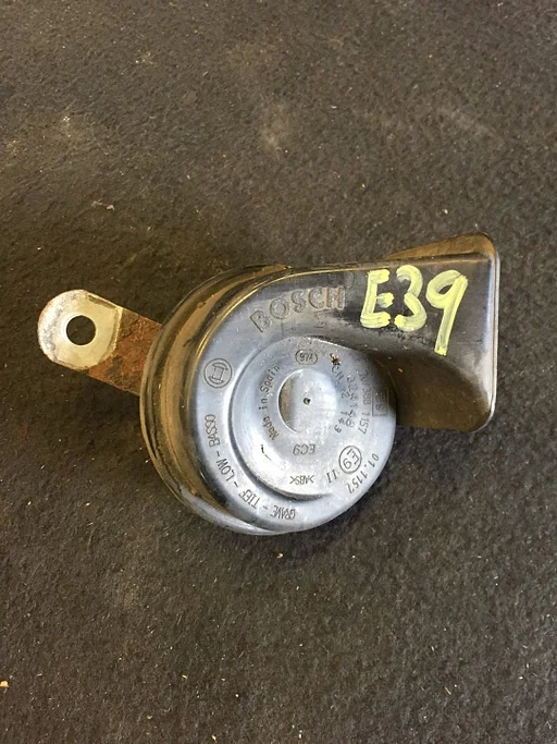 Claxon BMW E39 hoge en lage toon per stuk €15 tevens veel meer E39 onderdelen !!