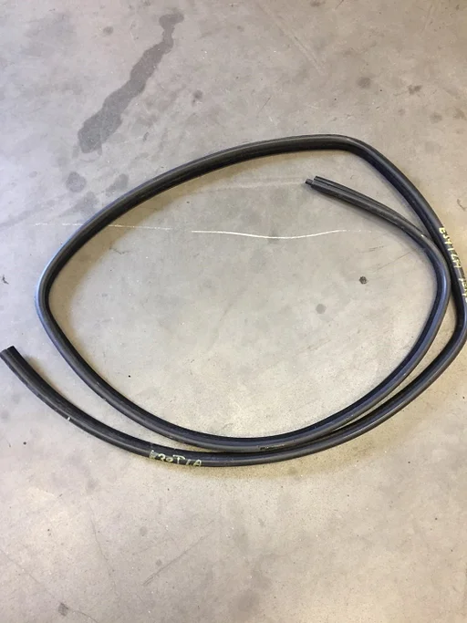 Deurrubber BMW E39 Touring links achter , nog veel meer BMW onderdelen !!!