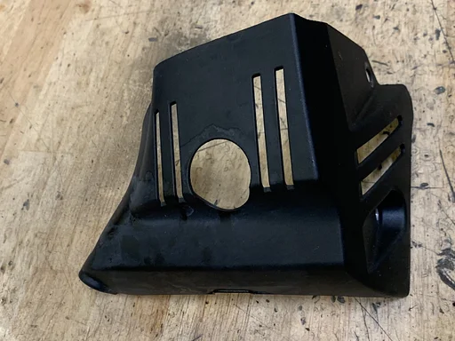 CILINDERKOP AFDEKKING BMW RECHTS OE 12137653138