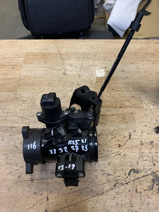 GASKLEPHUIS LINKS BMW K25 K27 K21 K22 K23 K32 K33 OE GASKLEPHUIS LINKS BMW K25 K27 K21 K22 K23 K32 K33 OE 13547705239