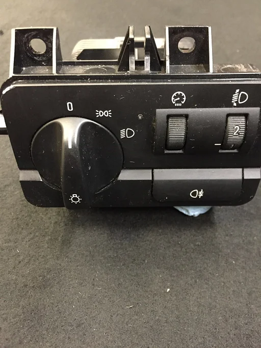 Lichtschakelaar BMW E46 onderdeel nummer 6923475