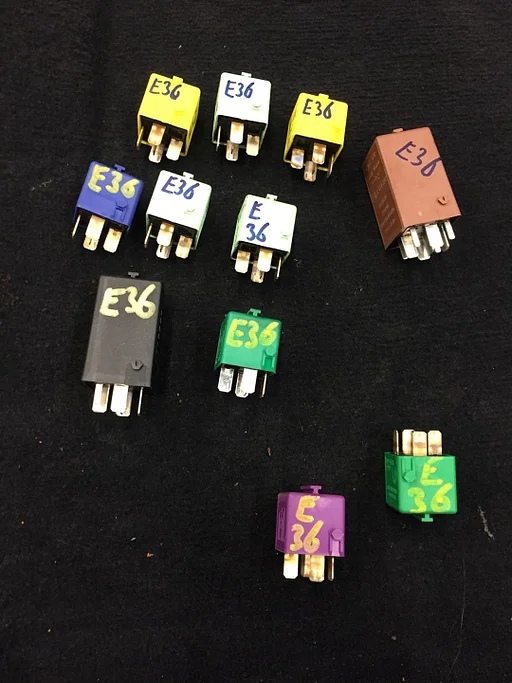 Relais BMW E36 zie fotos en nummers