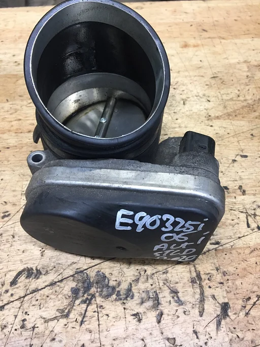 GASKLEPHUIS BMW E90 E91 325i OE 7516946