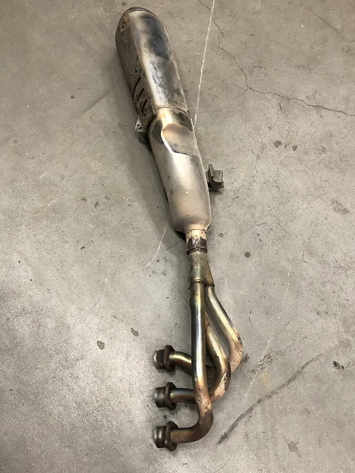 UITLAAT MET SPRUITSTUK BMW K75