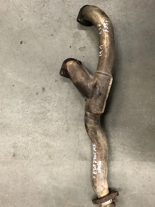 UITLAATSPRUITSTUK BMW 735i E38 RECHTS VOOR