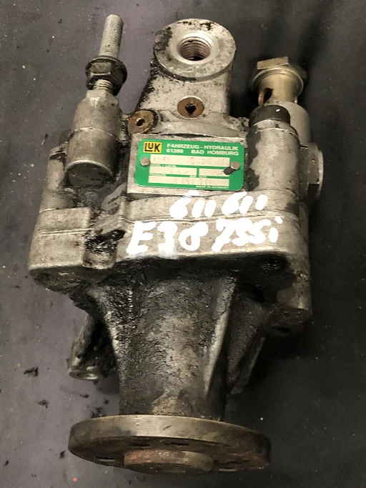 STUURBEKRACHTING POMP BMW E38 735i M62