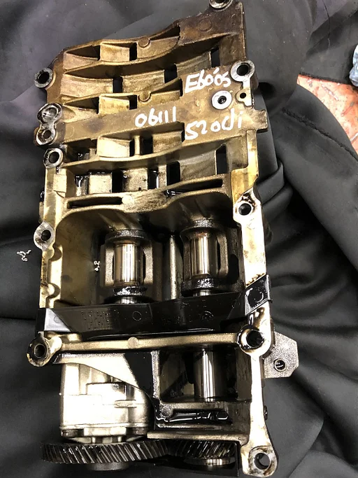 OLIEPOMP BMW 520D E60 E61 2005