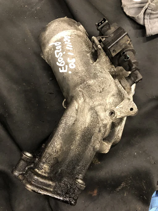 OLIEFILTERHUIS BMW E60 E61 520D 2005