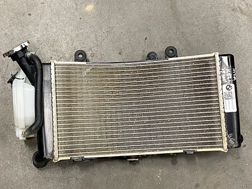 RADIATEUR BMW F750GS F850GS OE 8565247