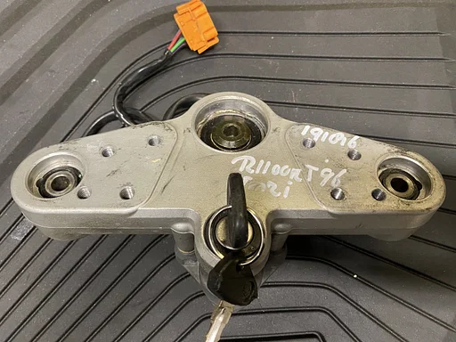 KROONPLAAT BALHOOFD MET CONTACTSLOT BMW R1100RT 1996